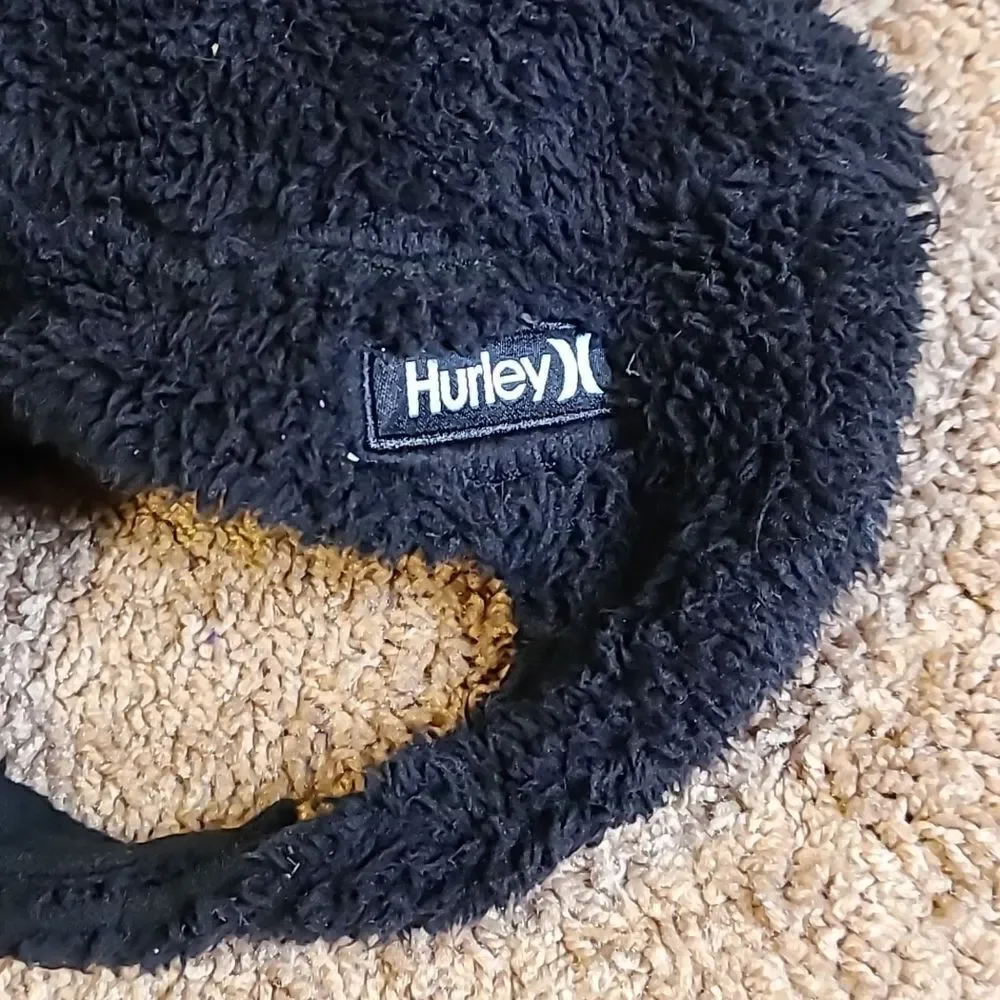 Hurley hat and gloves
